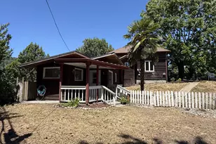 146 1st St, Myrtle Point, OR 97458 - Photo 6
