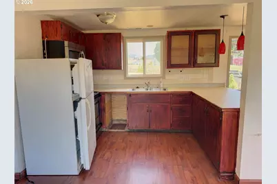 146 1st St, Myrtle Point, OR 97458 - Photo 32
