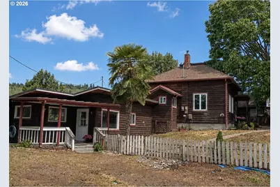 146 1st St, Myrtle Point, OR 97458 - Photo 1