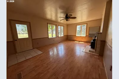 146 1st St, Myrtle Point, OR 97458 - Photo 12