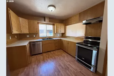 146 1st St, Myrtle Point, OR 97458 - Photo 16
