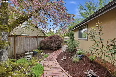 14400 NW Oakhills Dr, Beaverton, OR 97006 - Photo 42