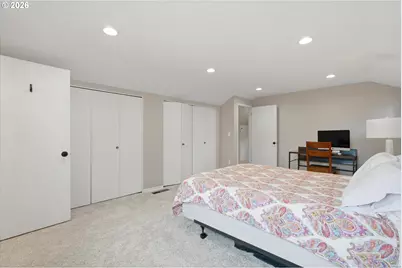 14400 NW Oakhills Dr, Beaverton, OR 97006 - Photo 30