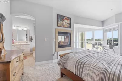 905 N Harbour Dr, Portland, OR 97217 - Photo 22