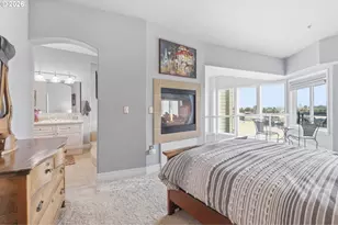 905 N Harbour Dr, Portland, OR 97217 - Photo 22
