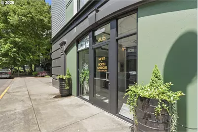 905 N Harbour Dr, Portland, OR 97217 - Photo 1