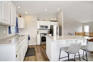 350 17th Ave, Seaside, OR 97138 - Photo 8