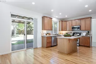 9575 SW Pihas St, Portland, OR 97223 - Photo 14