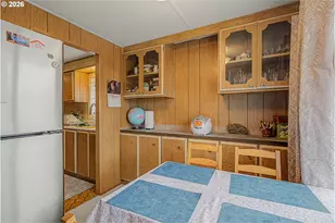 13045 SE Stark St, Portland, OR 97233 - Photo 12