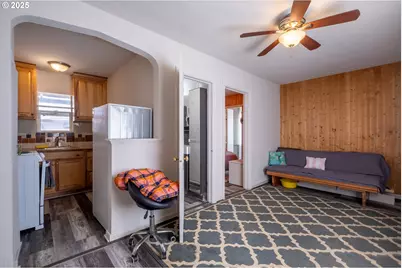 1541 SE 51st St, Lincoln City, OR 97367 - Photo 12