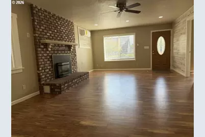 717 Robbins St, Milton-Freewater, OR 97862 - Photo 2