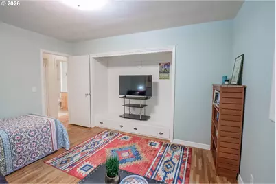 541 W 21st Ave, Eugene, OR 97405 - Photo 12