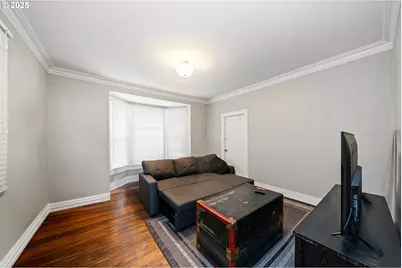 146 Bond St, Astoria, OR 97103 - Photo 32