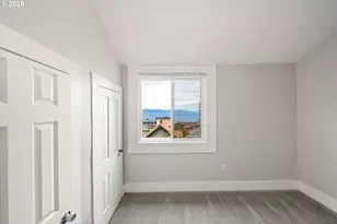 146 Bond St, Astoria, OR 97103 - Photo 28