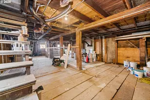 146 Bond St, Astoria, OR 97103 - Photo 38