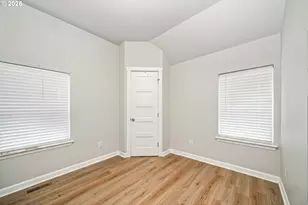 146 Bond St, Astoria, OR 97103 - Photo 14