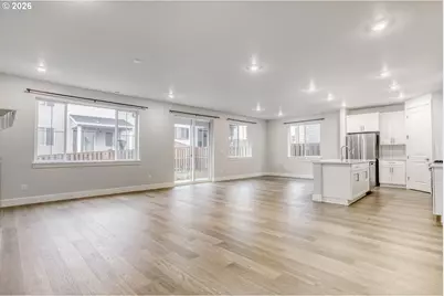 7876 NW Eleanor Ave, Portland, OR 97229 - Photo 8