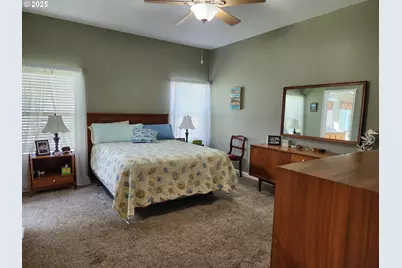 227 Lakeland Dr, Lakeside, OR 97449 - Photo 36