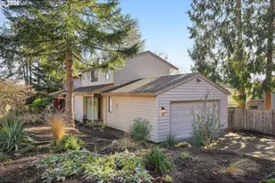 13 Mountain Cir, Lake Oswego, OR 97035 - Photo 2