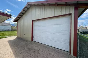 221 Cottonwood, Mount Vernon, OR 97865 - Photo 2