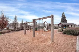 28606 SW Paris Ave, Wilsonville, OR 97070 - Photo 32