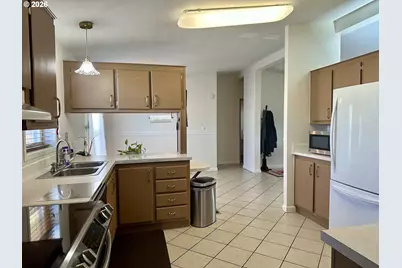 1322 Nikki Pl, Cottage Grove, OR 97424 - Photo 10