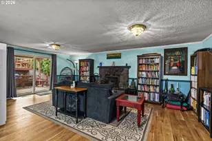 7027 S E St, Springfield, OR 97478 - Photo 14