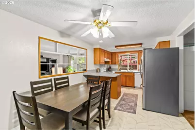 7027 S E St, Springfield, OR 97478 - Photo 10