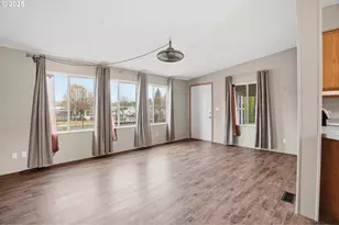 208 W Heintz St, Molalla, OR 97038 - Photo 6