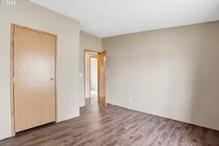 208 W Heintz St, Molalla, OR 97038 - Photo 14