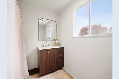 411 S 1st St, Silverton, OR 97381 - Photo 12