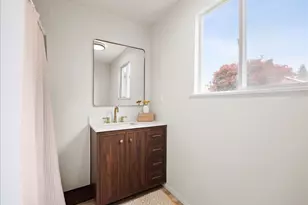 411 S 1st St, Silverton, OR 97381 - Photo 12