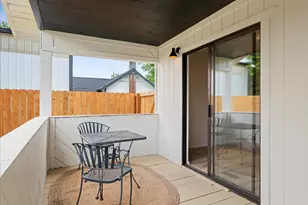 411 S 1st St, Silverton, OR 97381 - Photo 4