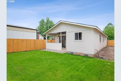 411 S 1st St, Silverton, OR 97381 - Photo 16