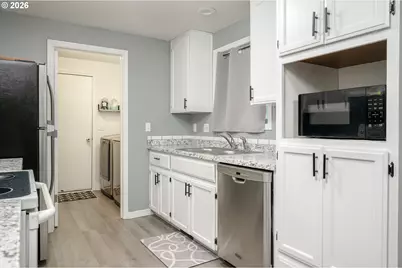 418 SE 34th Cir, Troutdale, OR 97060 - Photo 14