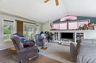 562 Huntley Creek Ln, Roseburg, OR 97470 - Photo 10