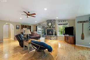 562 Huntley Creek Ln, Roseburg, OR 97470 - Photo 6