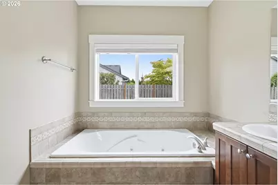 1438 N Juniper Pl, Canby, OR 97013 - Photo 30