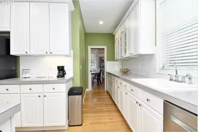 22285 NE Park Ln, Fairview, OR 97024 - Photo 12