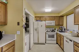 2120 NE 7th Ave, Portland, OR 97212 - Photo 8