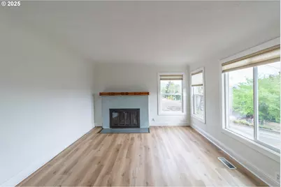 1830 NW Goetz St, Roseburg, OR 97471 - Photo 6