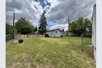 325 W 1st St, Long Creek, OR 97856 - Photo 6