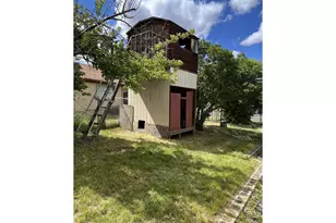 325 W 1st St, Long Creek, OR 97856 - Photo 4