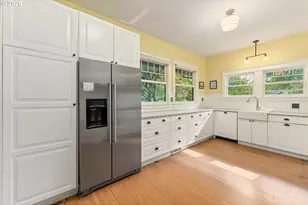 923 SE Lambert St, Portland, OR 97202 - Photo 12