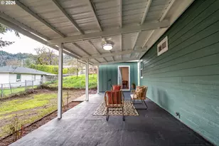 765 W Rainbow St, Roseburg, OR 97471 - Photo 40