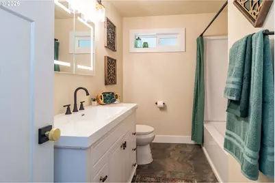 765 W Rainbow St, Roseburg, OR 97471 - Photo 28