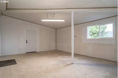 765 W Rainbow St, Roseburg, OR 97471 - Photo 48