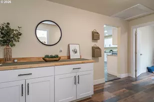 765 W Rainbow St, Roseburg, OR 97471 - Photo 16