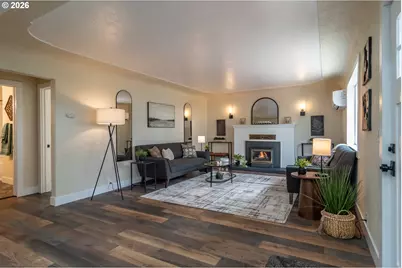 765 W Rainbow St, Roseburg, OR 97471 - Photo 4