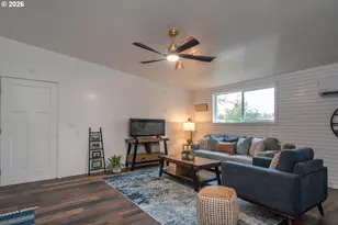 765 W Rainbow St, Roseburg, OR 97471 - Photo 24